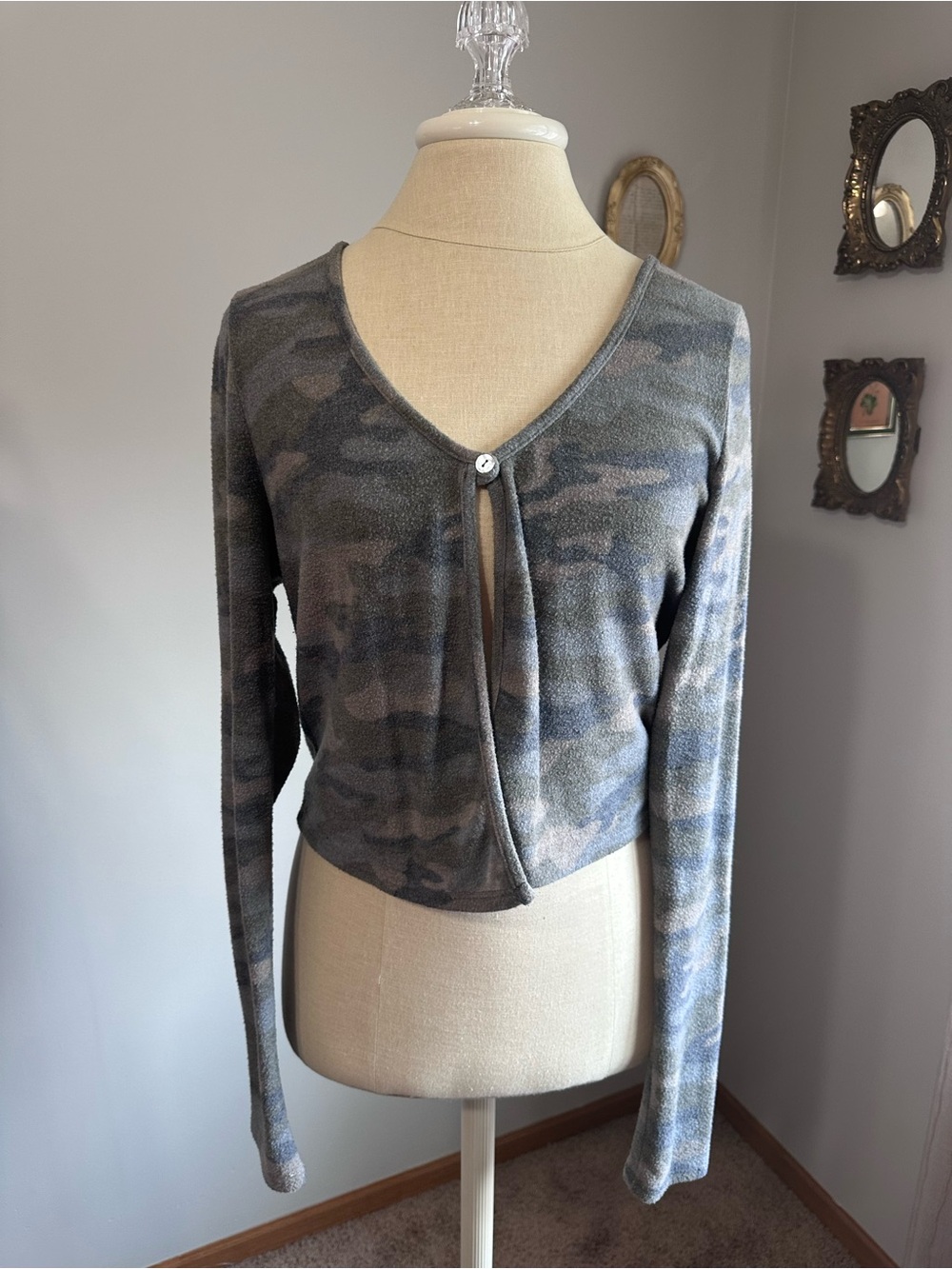 AS Revival Cropped V-Neck Camouflage Cardigan with Top Button